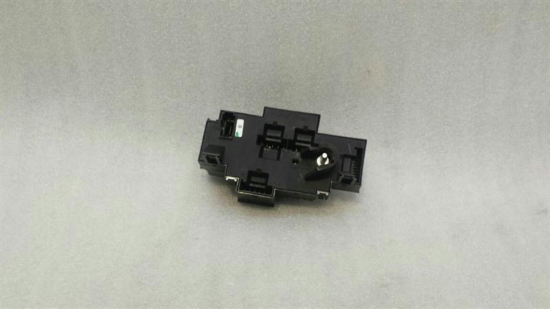 Mercedes S-Class W222 Fuse Box A2229066801 Fuse Box