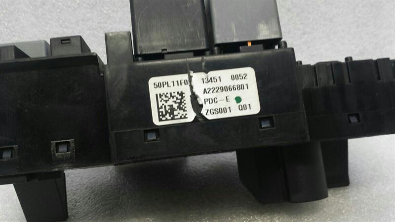 Mercedes S-Class W222 Fuse Box A2229066801 Fuse Box