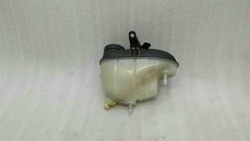 Mercedes S-Class W222 Expansion Tank A2225000949 Expansion Tank Coolant