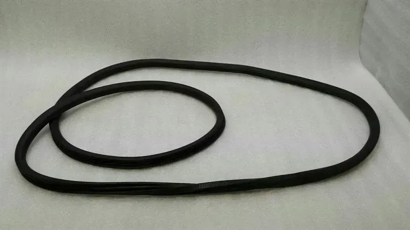 Porsche Cayenne 957 front right door seal 7P0867365F door seals front right