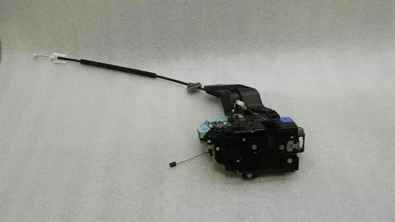 Porsche Cayenne 957 RLH door lock 7L0839015E door lock rear left