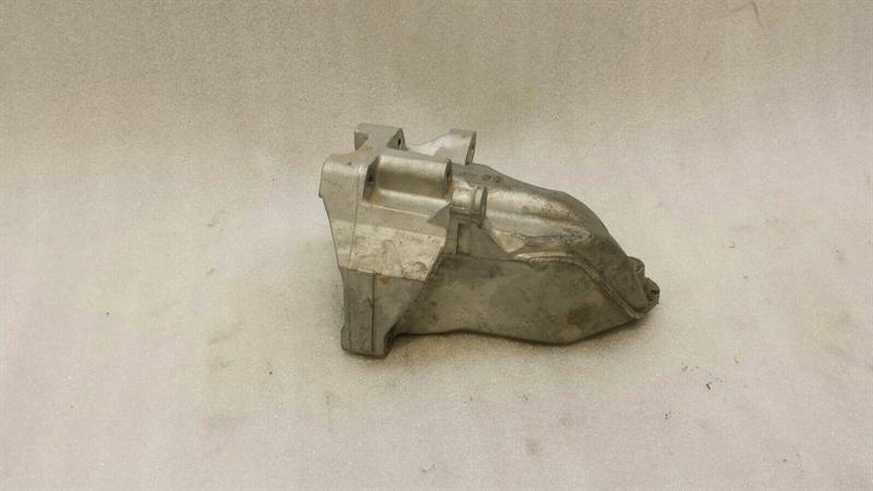 Mercedes C Class W205 Right Engine Mount A6512234204 Engine Mount Right OM651