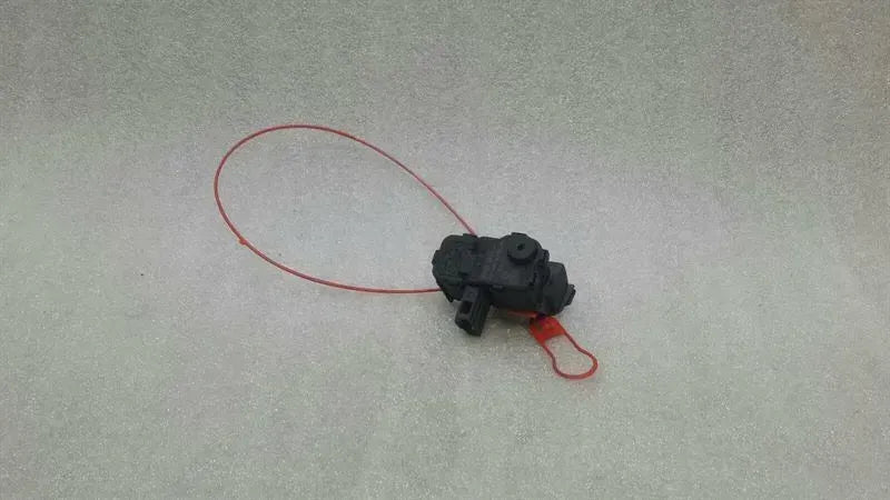 Audi S5 8T Fuel Cap Actuator 8K0862153F Fuel Cap Actuator