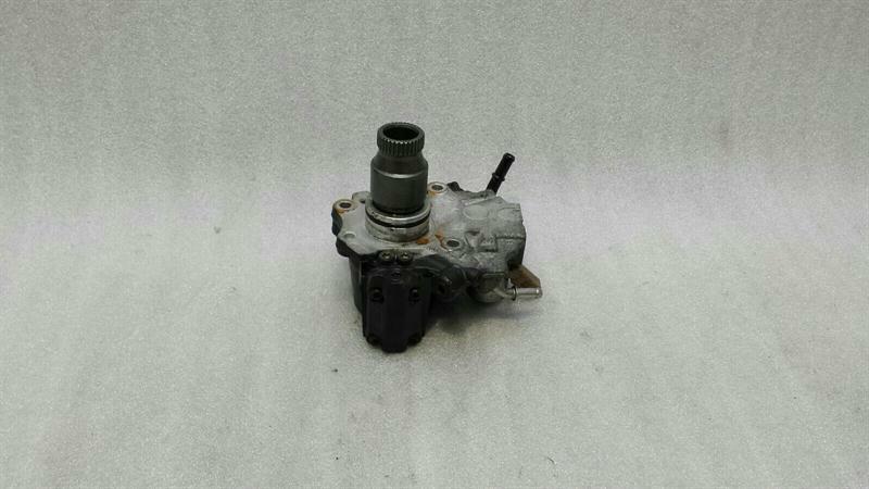 Mercedes CLS W218 Fuel Pump Mechanical A6510702601 Fuel Pump OM651