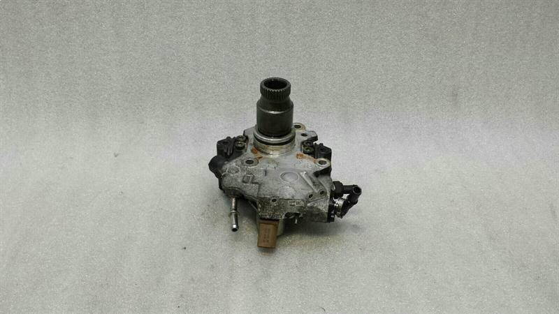 Mercedes CLS W218 Fuel Pump Mechanical A6510702601 Fuel Pump OM651
