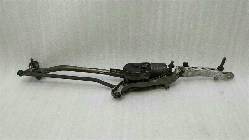 Mercedes CLS W218 W212 front wiper engine A2128201340 wiper engine front