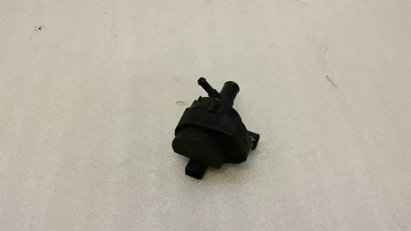 Mercedes CLS W218 additional cooling pump A2118350028 coolant pump OM651