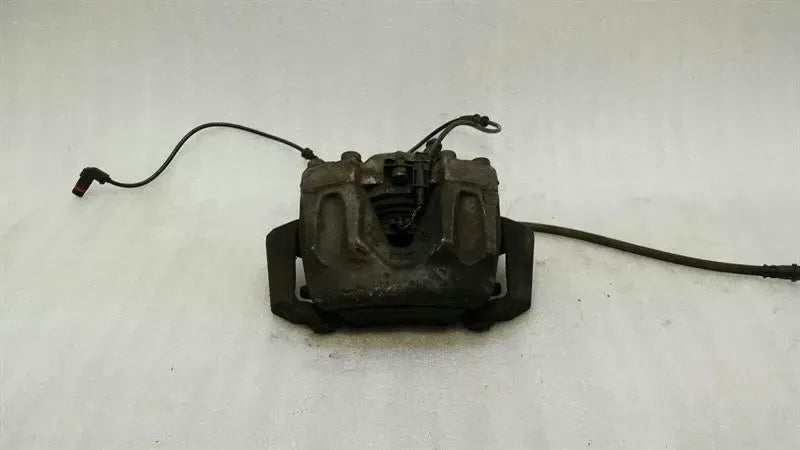 Mercedes CLS W218 W204 right front caliper A2044213681 caliper front right