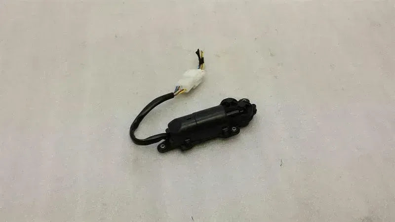 MERCEDES C Class W205 Left Sunblind Motor A2059063700 Drive Rear Roller Blind Left