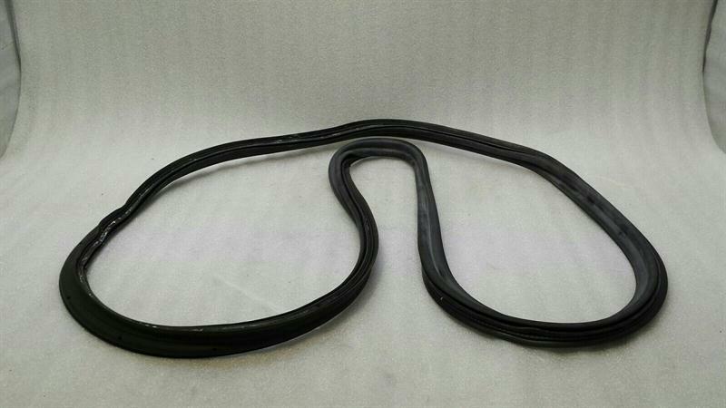 Mercedes C Class W205 Saloon Boot Lid Seal A2057502900 Tailgate Seal