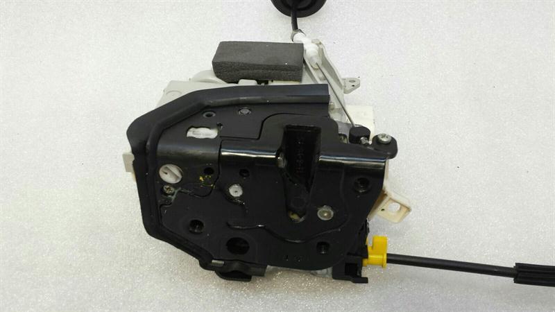 Audi S1 8X A1 RHD left door lock 8J2837015E right hand drive