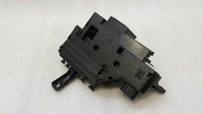 Mercedes C Class W205 Fuse Box A2055402250 Fuse Box