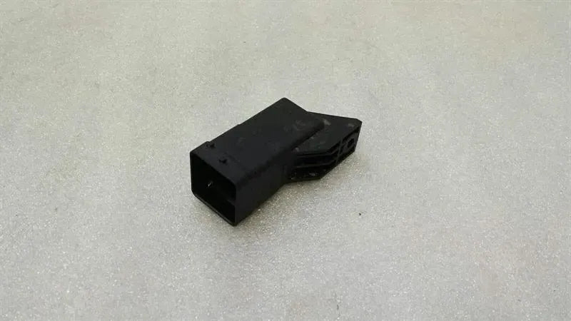 Mercedes C Class W205 Relay 8200798585 Relay