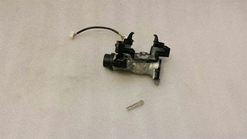 Volkswagen Golf GTD 5G Steering Lock 5Q0905865 Steering Column Lock Key