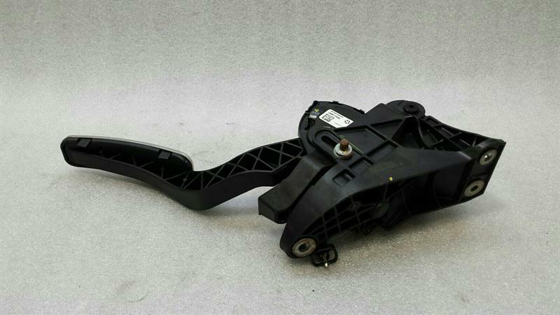 Dodge Charger LX LD Throttle Pedal (Electrical) 04861716AD Throttle Pedal