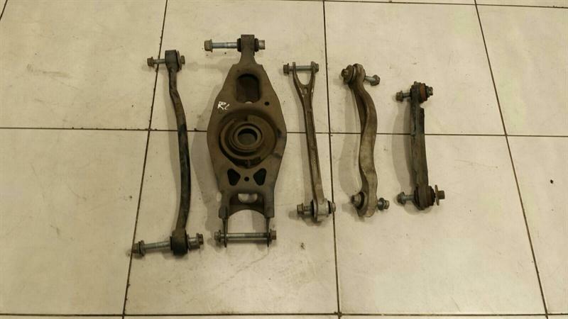 Dodge Challenger SRT8 Left Rear Wishbone 68226529AB Rear Left Wishbone Set