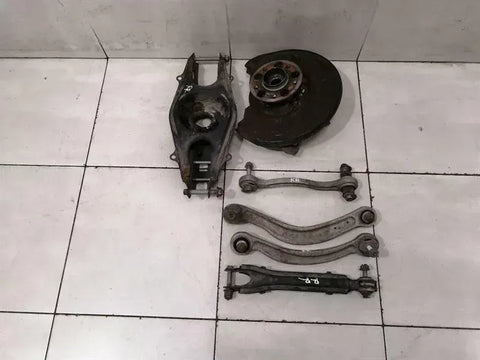Mercedes C Class W204 AMG RRH Hub A2043503208 Wheel Bearing Housing Rear Right