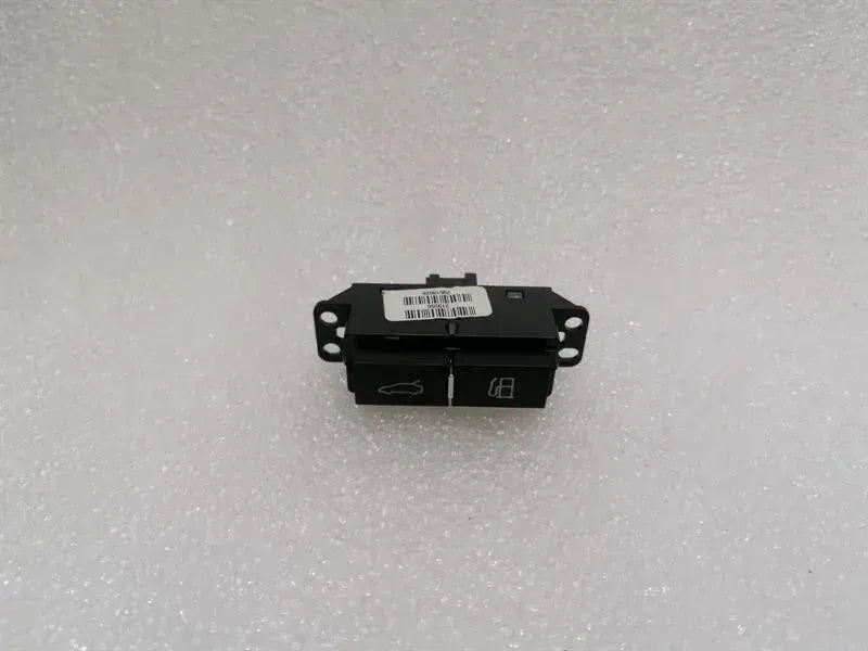 FERRARI GTC4 LUSSO F151M SWITCH 319556 LID AND FUEL FILLER FLAP RELEASE BUTTONS