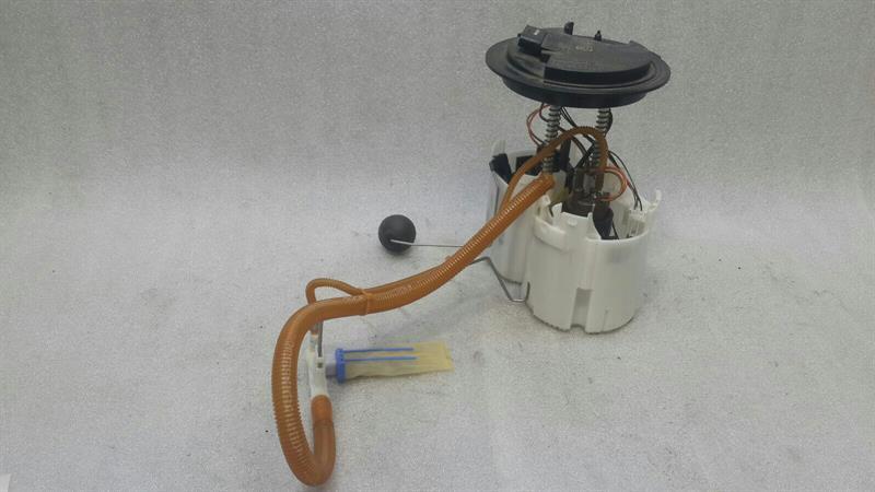 Mercedes R63 AMG W251 Fuel Pump Electric A2514700494 Fuel Pump M156