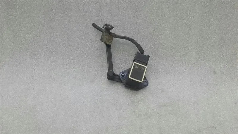 Mercedes R63 AMG W251 Xenon Level Sensor A0105427717 Level Controller.