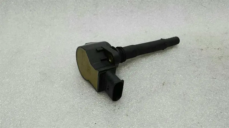 Mercedes R63 AMG W251 Ignition Coil A1569064400 Ignition Coil M156