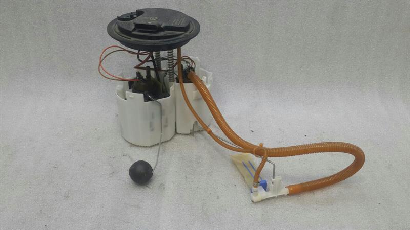 Mercedes R63 AMG W251 Fuel Pump Electric A2514700494 Fuel Pump M156