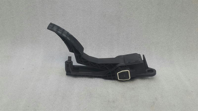 Mercedes R Class W251 Throttle Pedal (Electrical) A1643000104 Throttle Pedal
