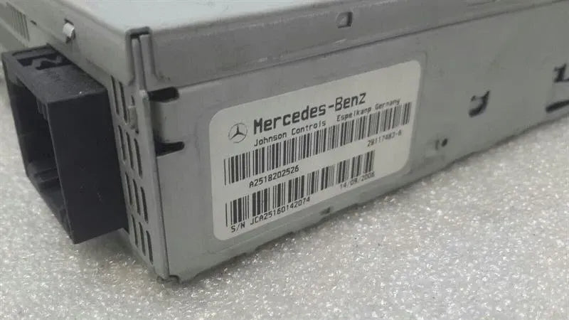 MERCEDES R CLASS W251 DVD ROM PLAYER A2518202526 VIDEO ENTERTAINMENT