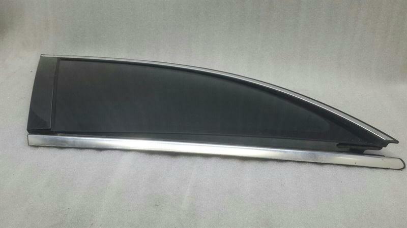 Mercedes R W251 Left Rear 1/4 Glass A2516700750 Door Window 1/4 Rear Left
