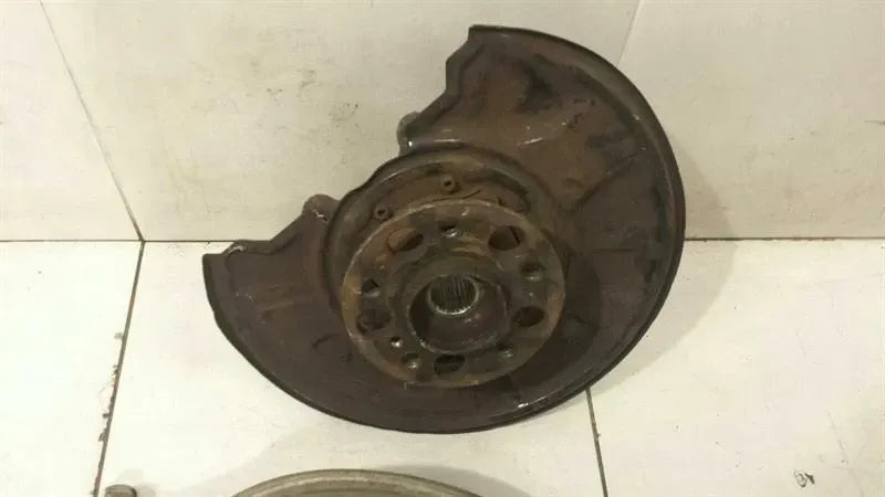 MERCEDES C63 AMG W204 SUSPENSION A2043503208 Wheel Bearing Housing Rear Right AXLE