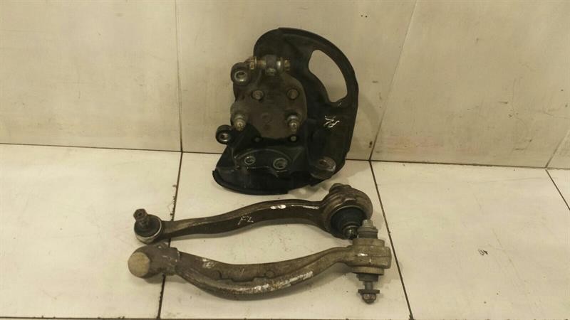 Mercedes C Class W204 C63 AMG Left Front Hub A2043321901 Wheel Bearing Housing Front L