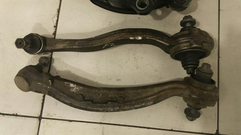 Mercedes C Class W204 C63 AMG Left Front Hub A2043321901 Wheel Bearing Housing Front L