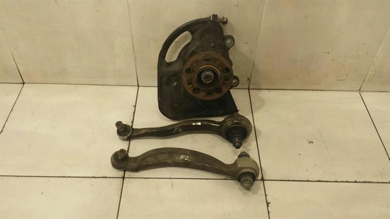 Mercedes C Class W204 C63 AMG Left Front Hub A2043321901 Wheel Bearing Housing Front L