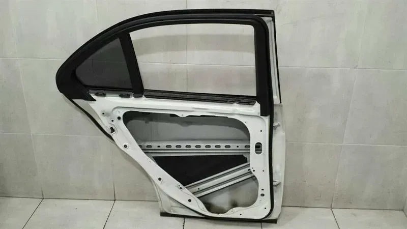 Mercedes C Class W204 Left Rear Door A2047300105 Door Rear Left
