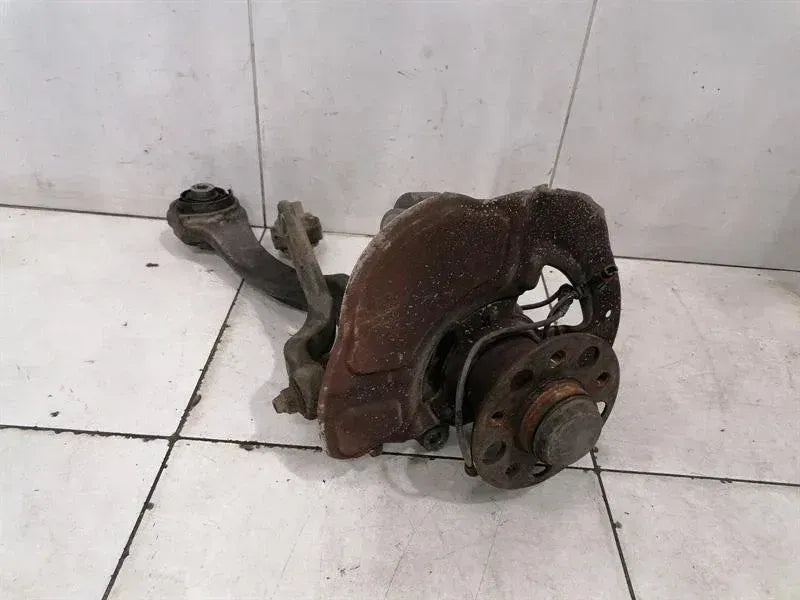 Mercedes E Class W212 Left Front Hub A2123300120 Wheel Bearing Housing Front Left