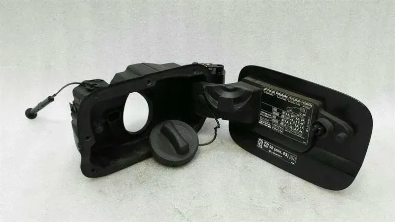 Mercedes C Class W204 Fuel Filler Cap A2047500103 Fuel Cap Tank Flap Black