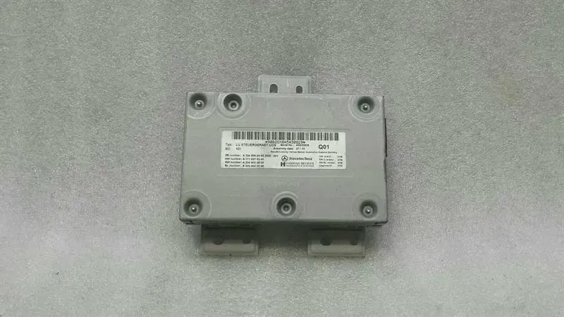 Mercedes C Class W204 Multimedia Interface Module A2049000300 iPod Control Unit
