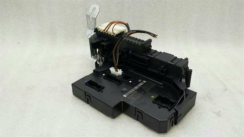 Mercedes C Class W204 Fuse Box A2049060105 Fuse Box