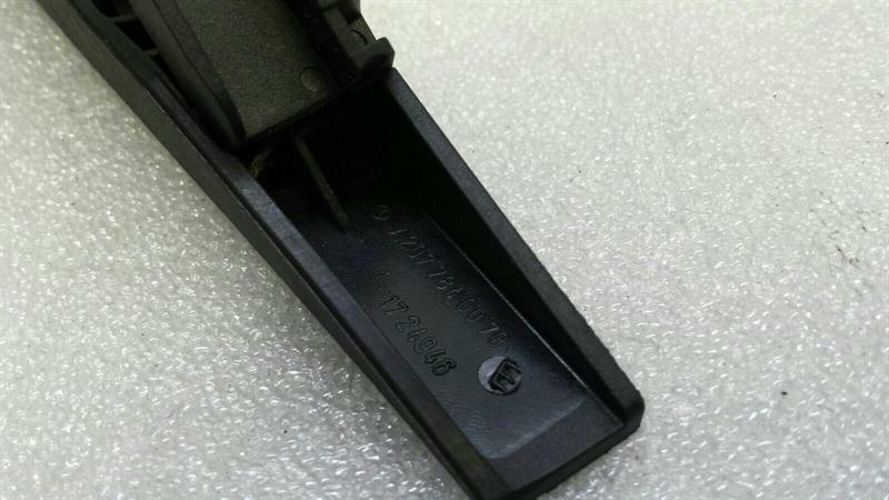 Mercedes W204 Wind Deflector A2077840070 COUPE Guide Part Sunroof Wind Deflector