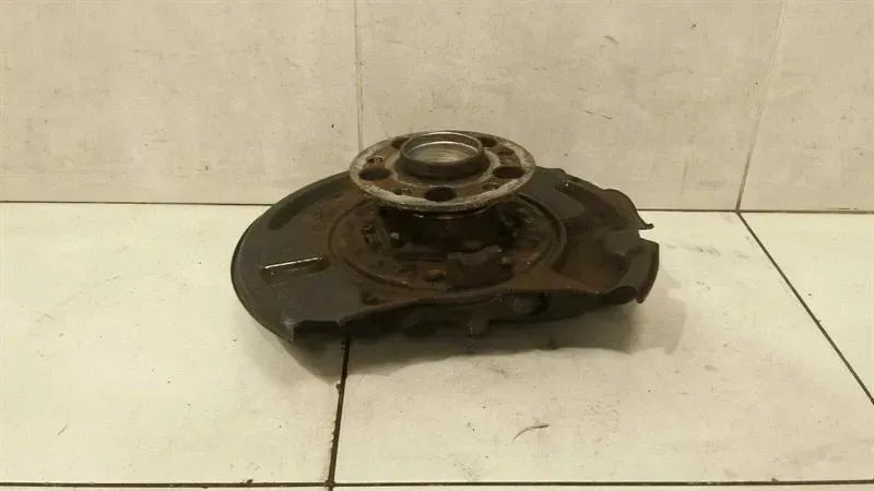 Mercedes CLS63 AMG W219 Left Rear Hub A2113504508 Wheel Bearing Housing Rear Left