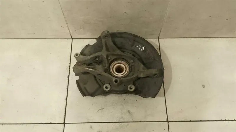 Mercedes CLS63 AMG W219 Left Rear Hub A2113504508 Wheel Bearing Housing Rear Left