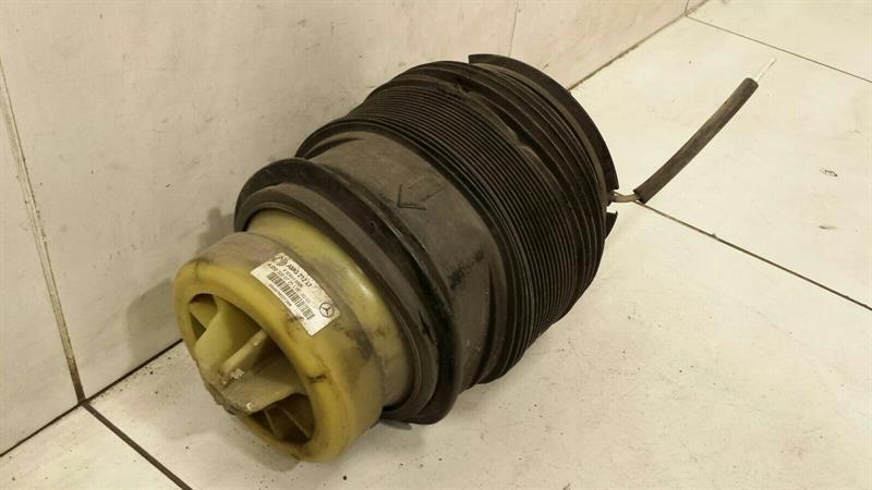Mercedes W212 Hydragas Unit Rear A2123200725 Air Suspension Rear Left AMG