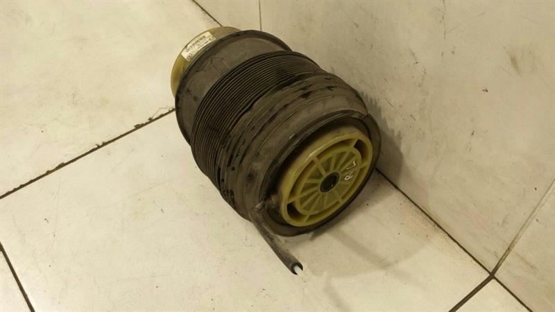 Mercedes W212 Hydragas Unit Rear A2123200725 Air Suspension Rear Left AMG