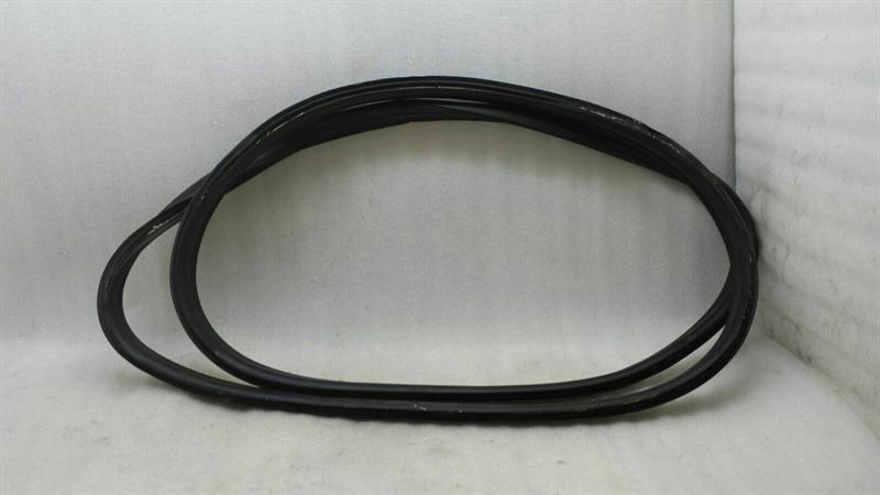 Mercedes ML W164 Boat Lid Tailgate Seal A1647400778 Tailgate Seals