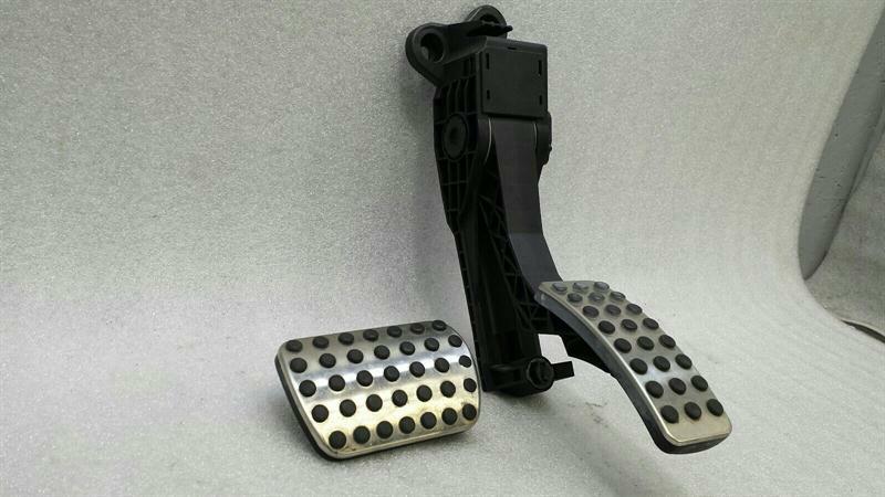 Mercedes ML W164 Gas Pedal (Electrical) A1643000004 Accelerator Pedal