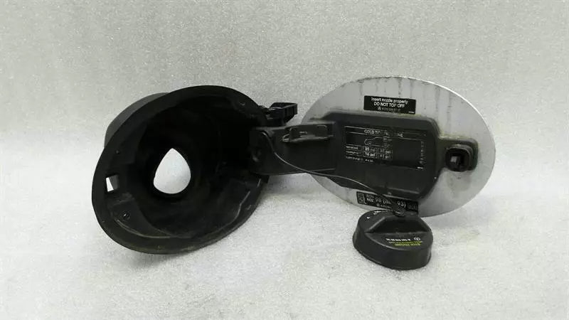 Mercedes ML W164 fuel filler cap A1646300767 fuel cap fuel flap