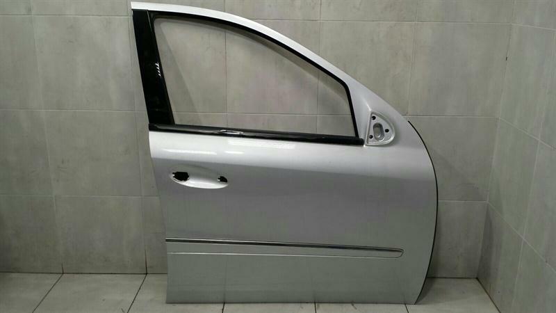Mercedes ML W164 right front door A1647200205 door front right