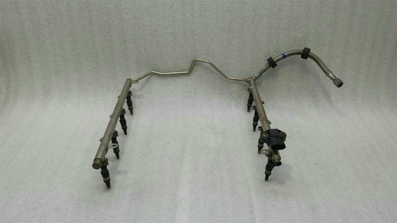 MERCEDES CLS63 AMG W219 Fuel Rail A1560701795 Fuel Injection Moulding Distributor M156 V8