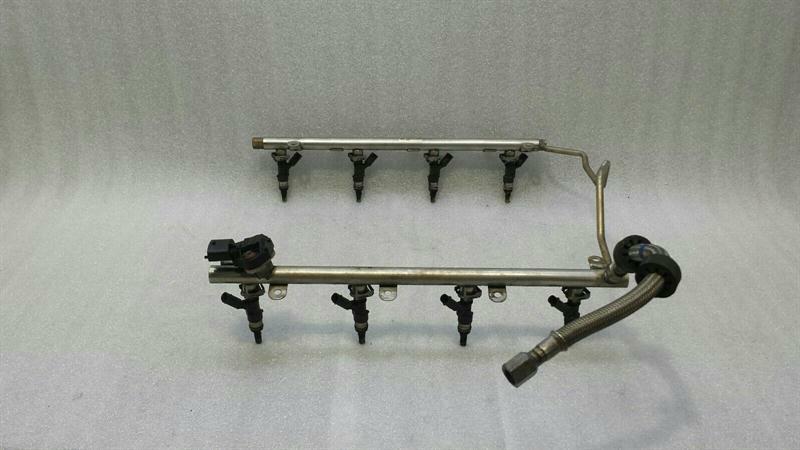 MERCEDES CLS63 AMG W219 Fuel Rail A1560701795 Fuel Injection Moulding Distributor M156 V8