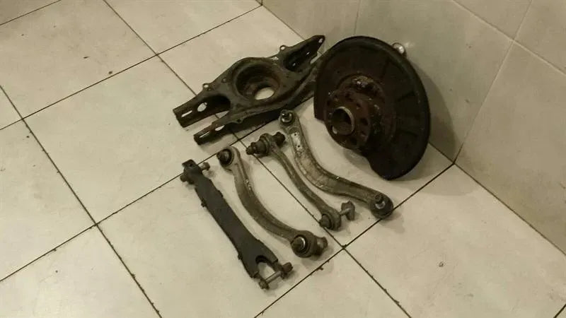 Mercedes E W212 Left Rear Hub Set A2123502108 Wheel Bearing Housing Rear Left AMG